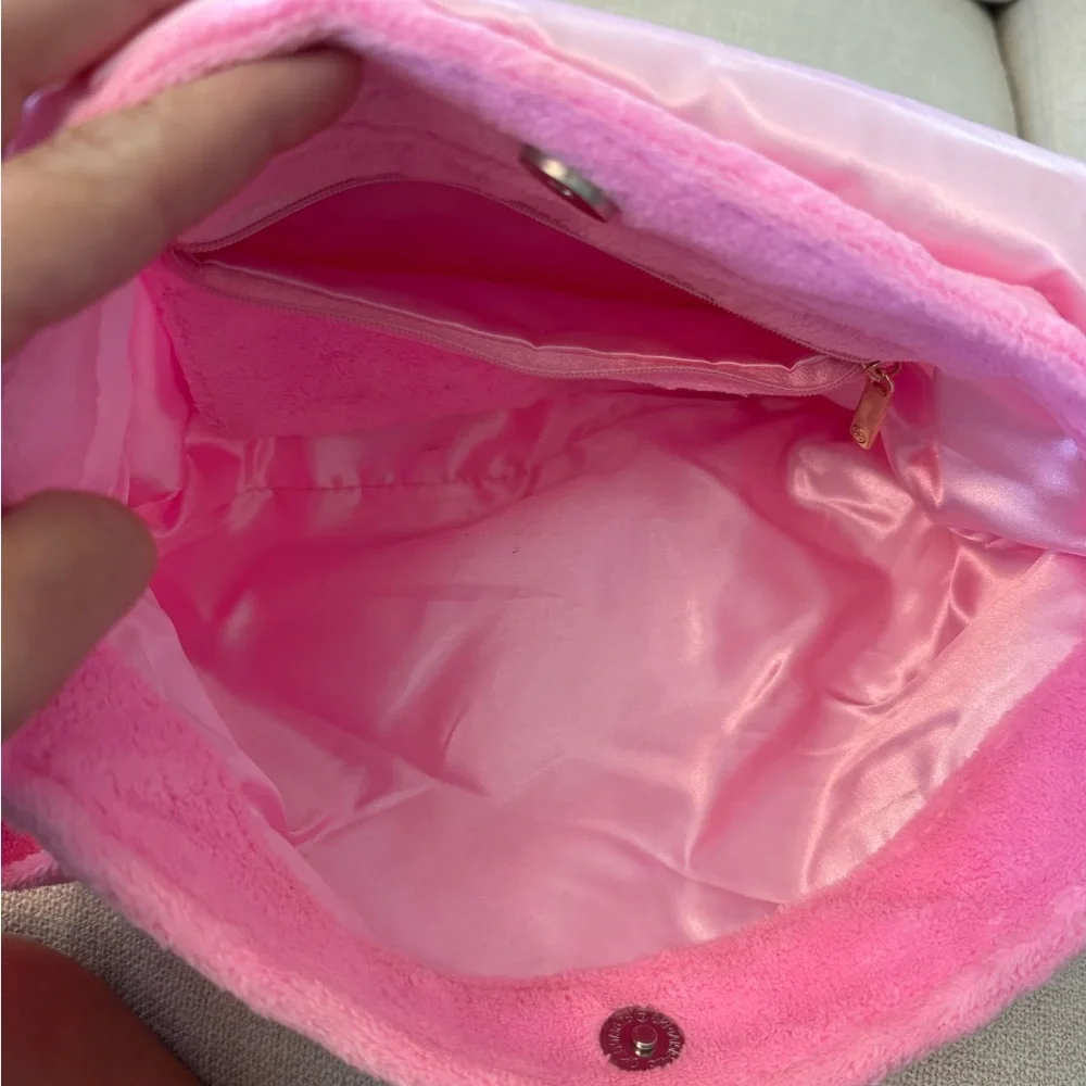 CHANEL Pink Crossbody Shoulder Bag | Beauty VIP Gift | Y2K Barbiecore - Picture 6 of 7